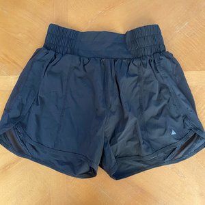 Breeze Short in Midnight- Balance Athletica